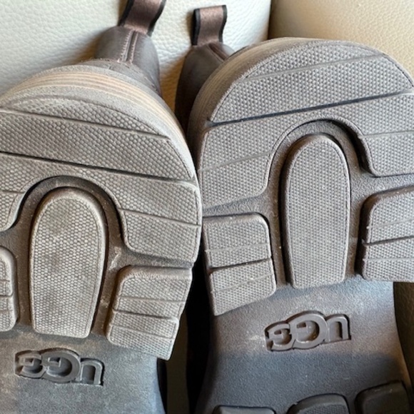 UGG Australia sz US 10 (UK 8, EU 41) Women's premium leather Chelsea boots brown - Picture 13 of 16